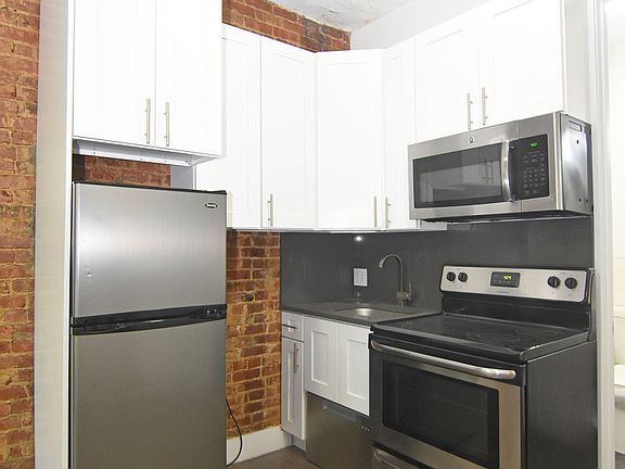 2nd image of 36 W 119th St #5B