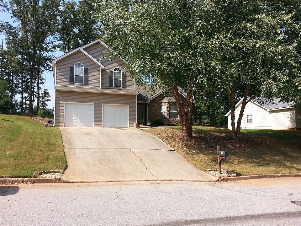 3 Bedroom 2.5 Bath