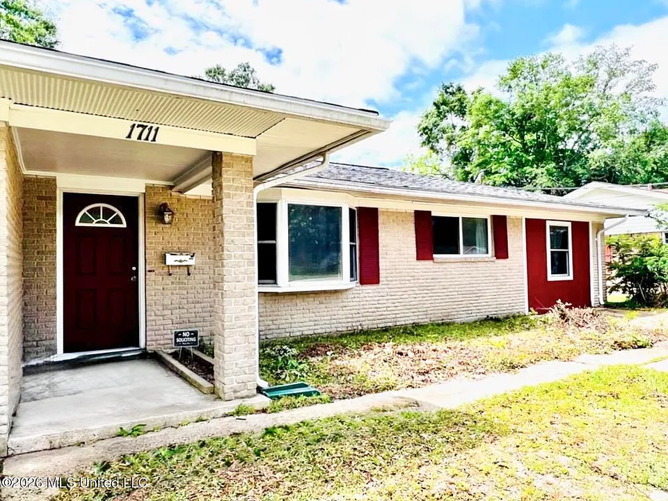 1711 James Madison Dr