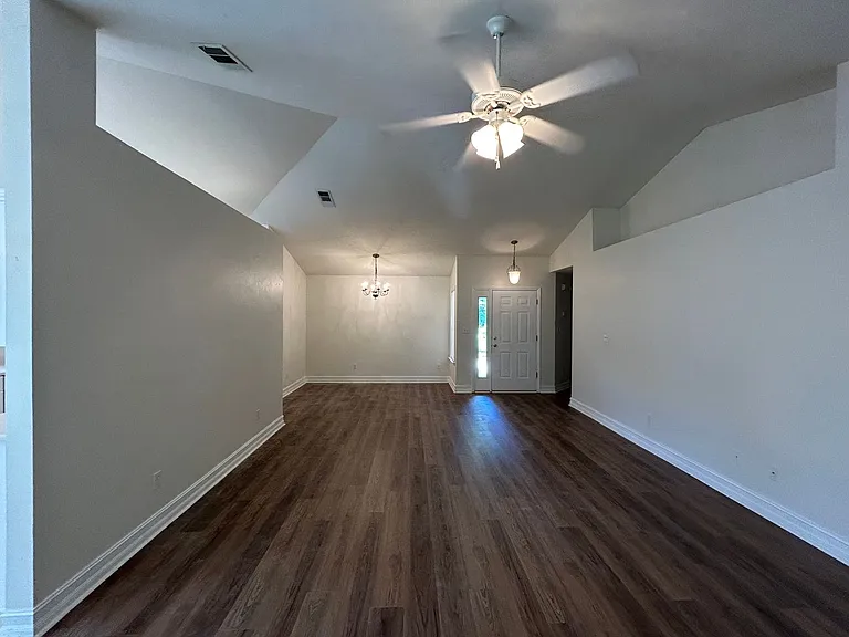 2031 Sunny Dale Dr — Photo 6