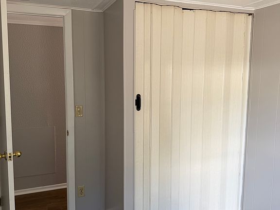 3rd image of 36412 Redwood Ave