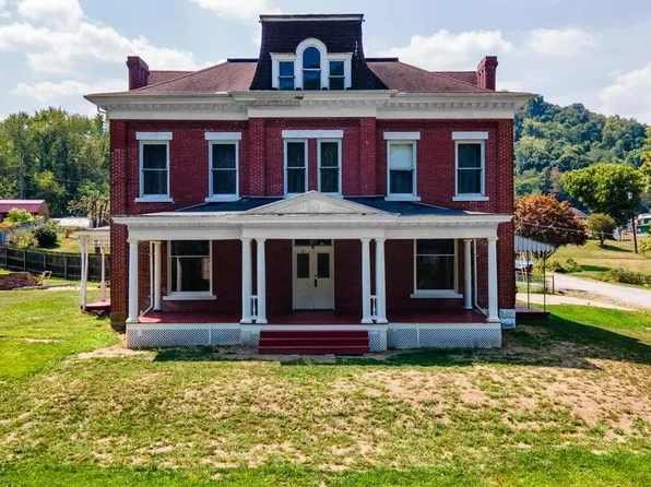 21 Hillview Dr, Wellsburg, WV 26070
