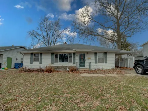 690 E Lincoln Ave, Watseka, IL 60970