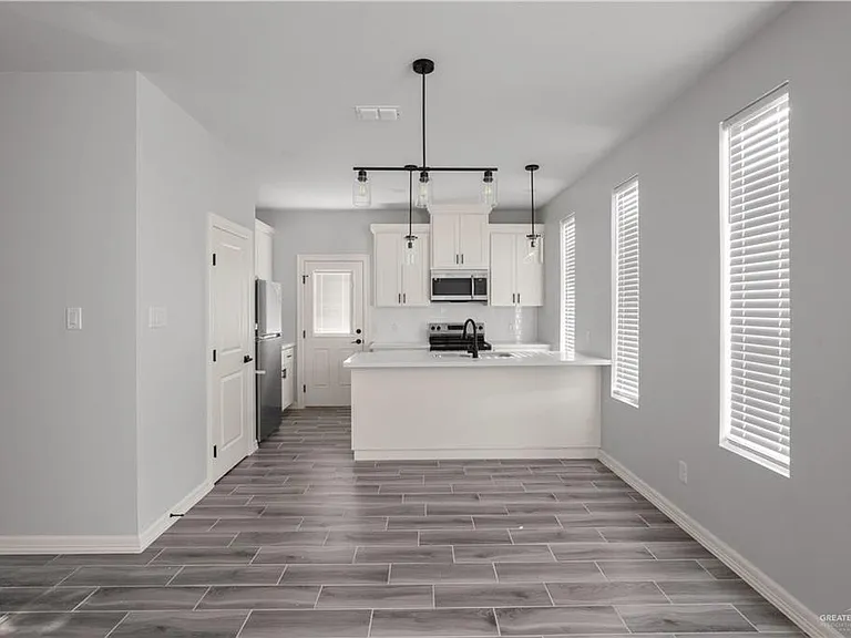 408 N Onyx Ave #3 — Photo 4