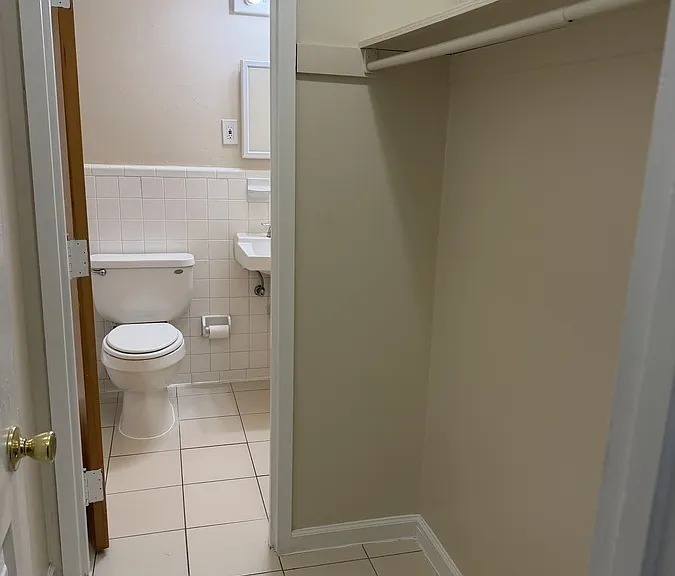 1421 Belmont St NW #12 — Photo 4