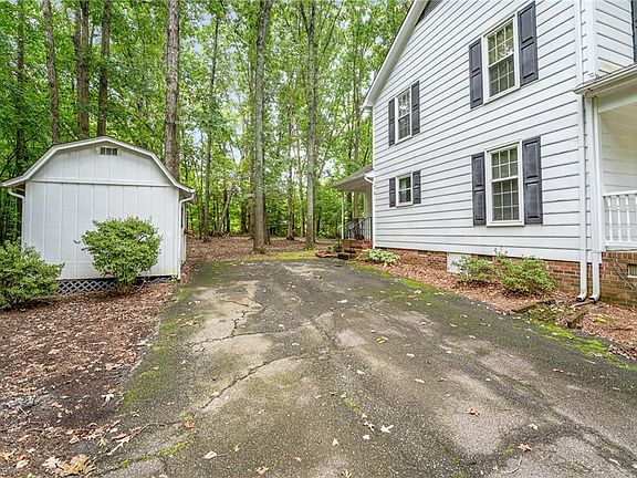 3rd image of 2401 Lemar Dr