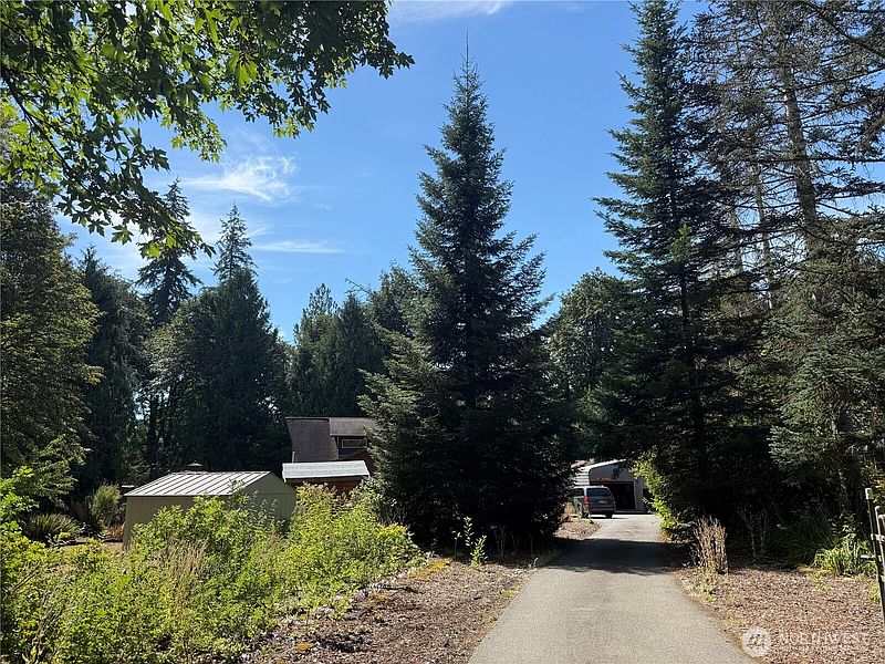 3rd image of 82 NE Miller Road