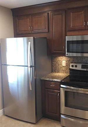 5th image of 5327 Tennis Ln