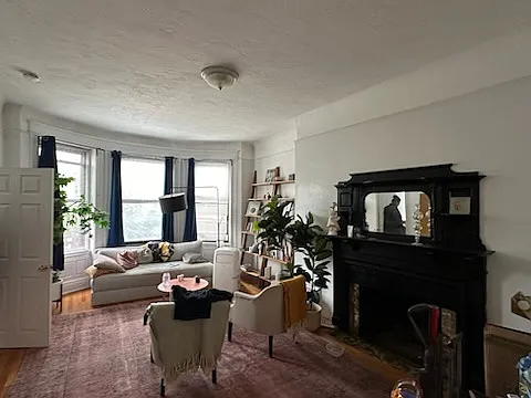 587 Beacon St #2 — Photo 1