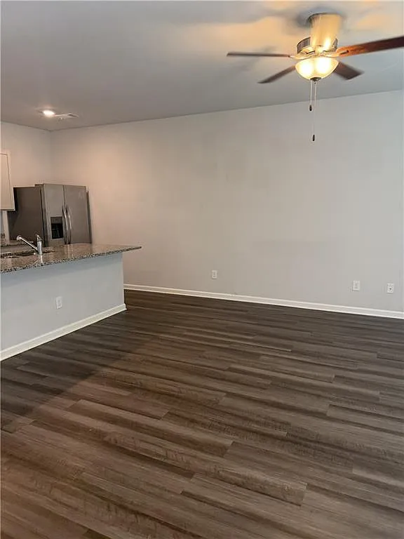 3 bed, 2.5 bath, 1560 sqft, $1,800 — Photo 4