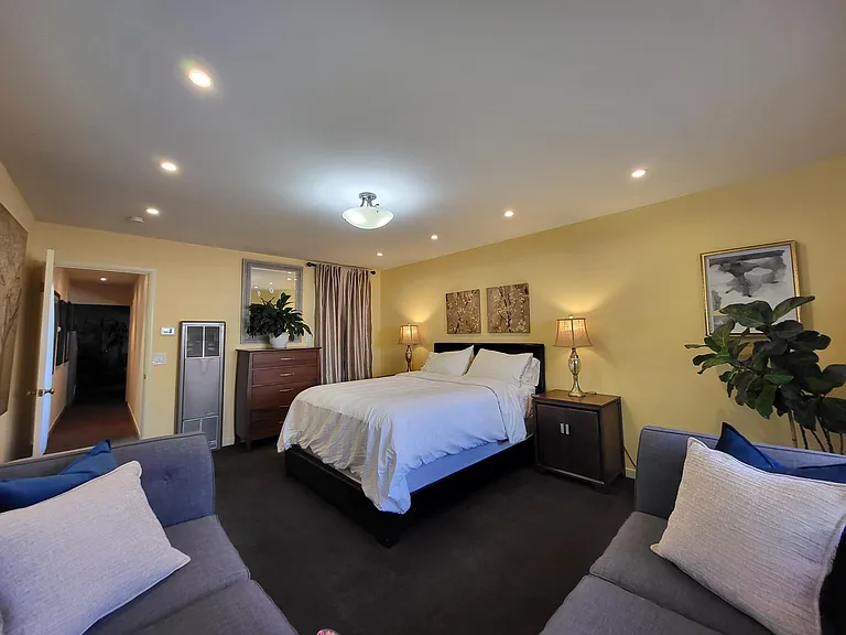 1350 Hoover St #4 — Photo 14