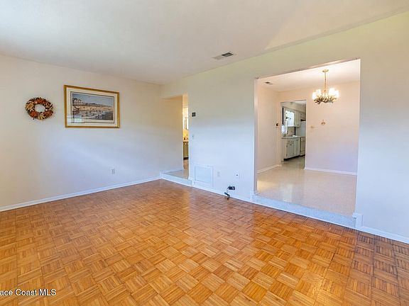 2nd image of 2585 Royal Oak Dr