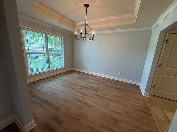 4th image of 5563 Tucker Cir