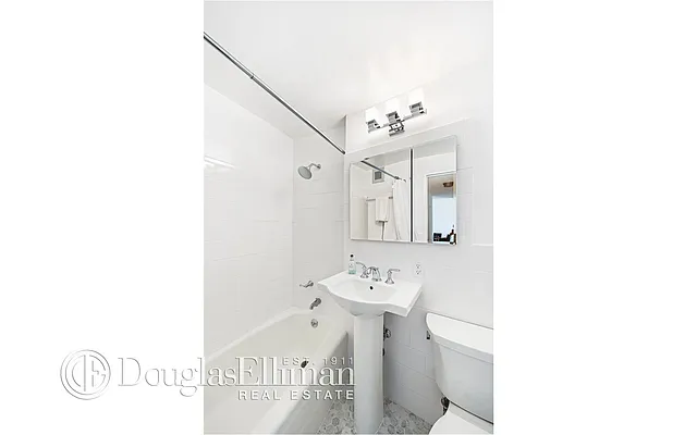 Sold by Douglas Elliman | media 14