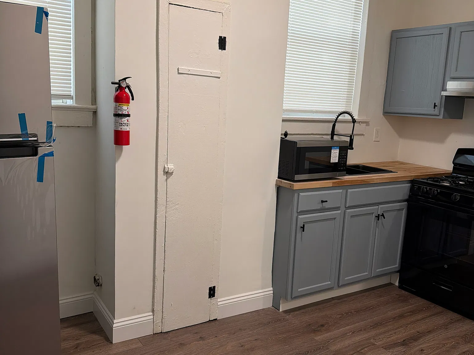 3 bed, 1100 sqft, $2,400 — Photo 2