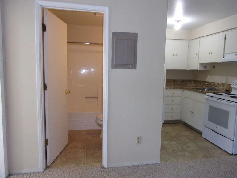 096 - Old Pi Phi House - 3002 NW Harrison Blvd. Corvallis, OR 97330 — Photo 7