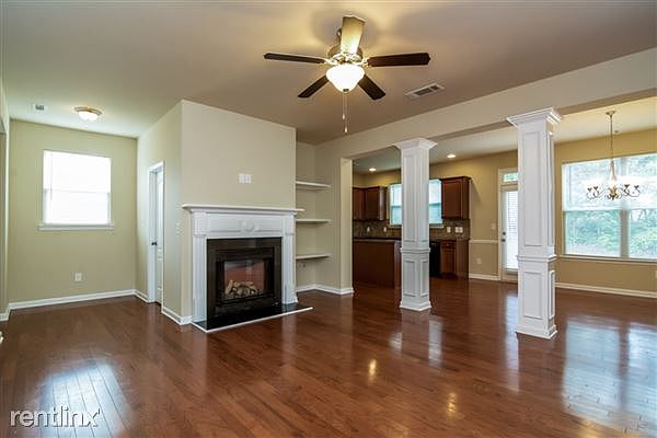 02-LivingRoom