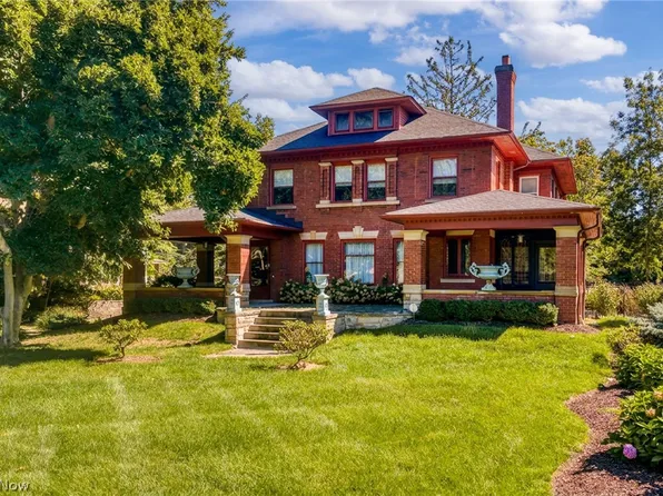 2401 Coventry Rd, Cleveland Heights, OH 44118