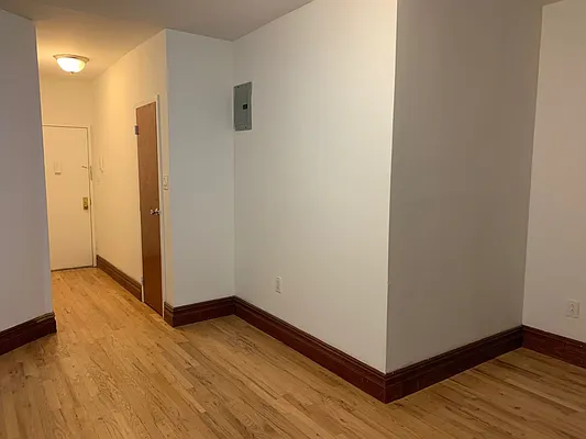 Rented by Point NYC | media 11