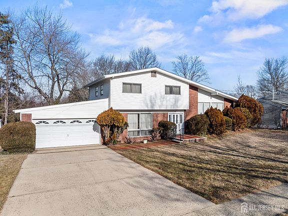 2nd image of 33 Whitehall Rd