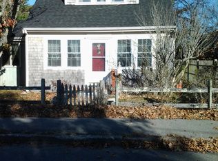 12 Walnut St, Hyannis, MA 02601