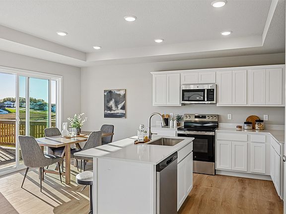4th image of 212 S Walnut Dr