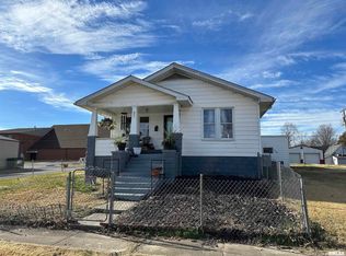 821 S 10th St, Herrin, IL 62948