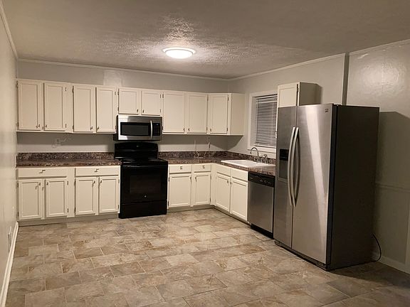 3rd image of 732 Village Lane Dr SW