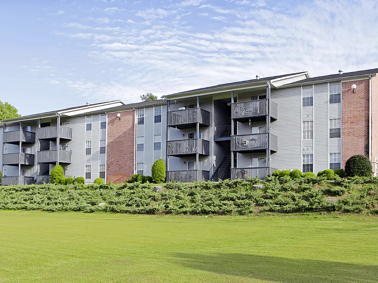 Ascot Place Apartments — Photo 31