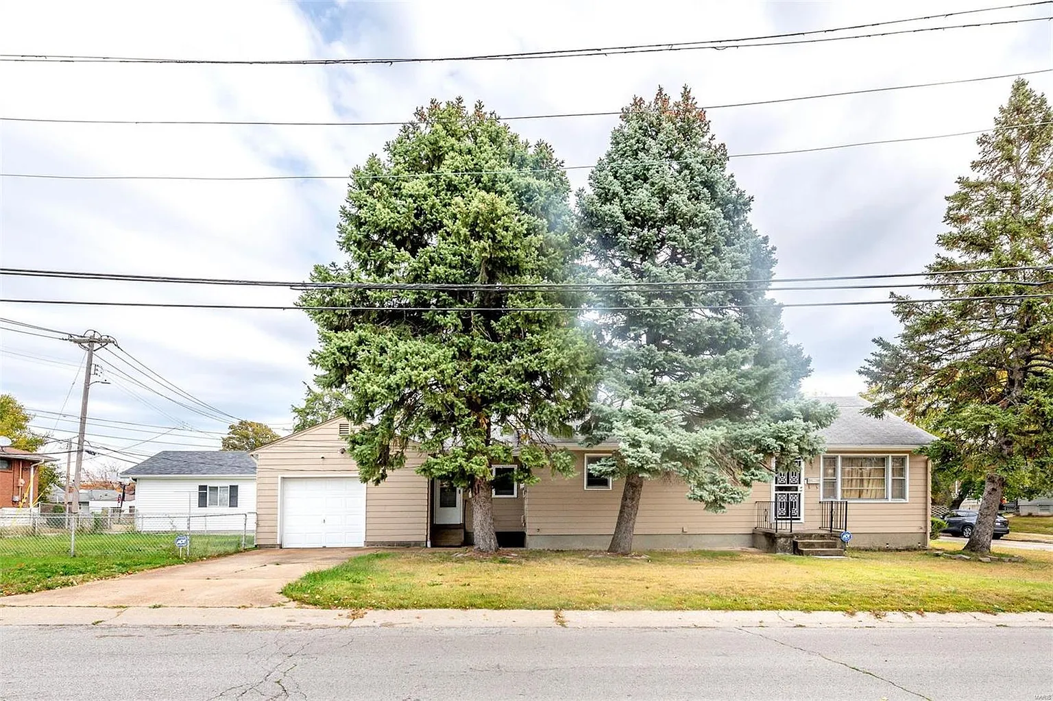 5571 Elizabeth Ave photo 1
