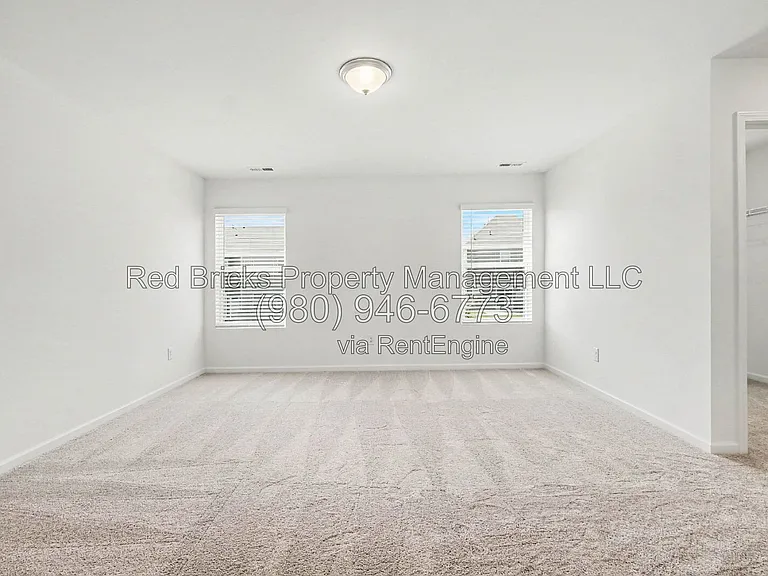 826 Earhart St NW — Photo 18