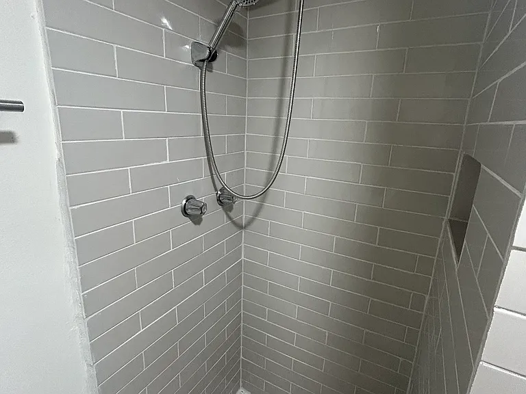 2508 Everett St #1 — Photo 6