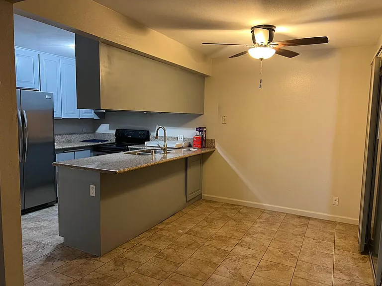4727 N Cedar Ave #102 — Photo 3