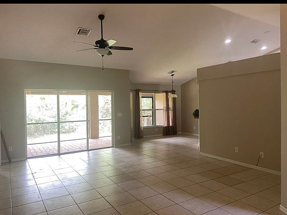 4th image of 1248 Creary St E