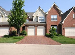 1018 Hickory Dr, Western Springs, IL