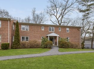 300 N State Rd APT 1A, Briarcliff Manor, NY 10510