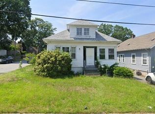 96 Mason Ave, Cranston, RI 02910