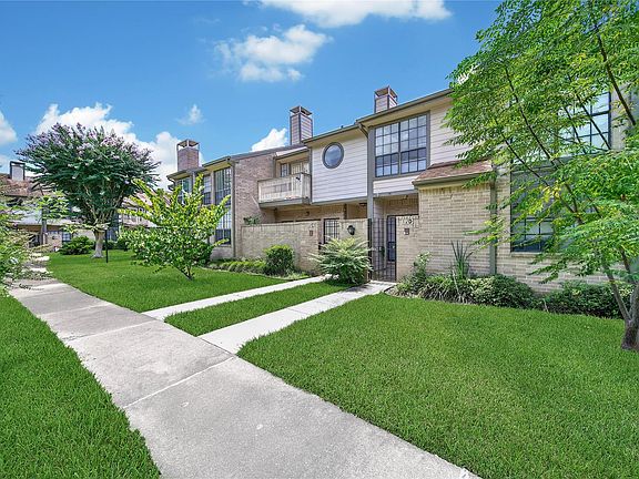 4th image of 712 Country Place Dr APT D