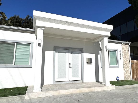 2nd image of 2231 Moorpark Ave