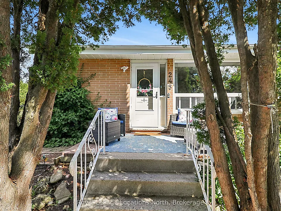245 Pearson St N