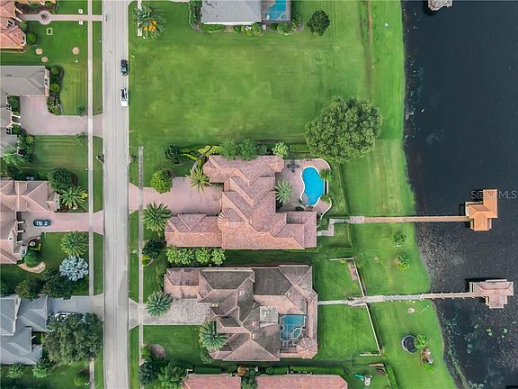 4th image of 912 Johns Point Dr