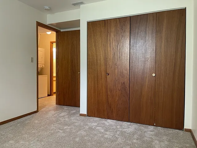 350 College St — Photo 9