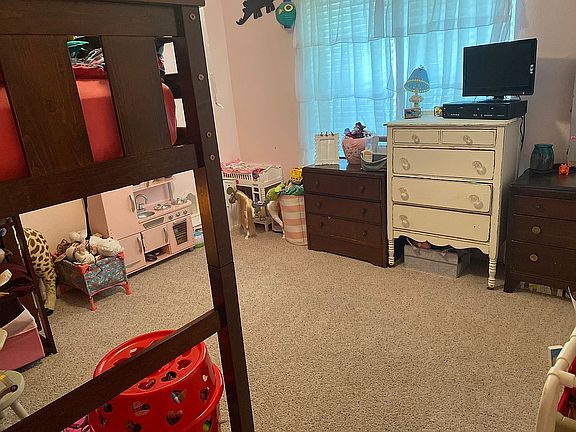 4th image of 701 Tanglewood Dr