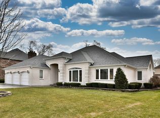 12 Founders Pointe N, Bloomingdale, IL 60108