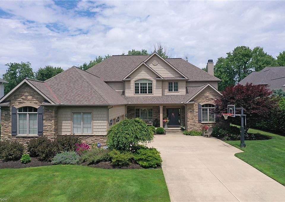 1st image of 580 Beacon Hill Dr