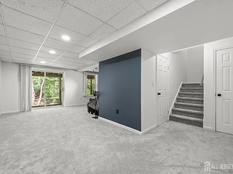 17 Parkside Dr — Photo 21