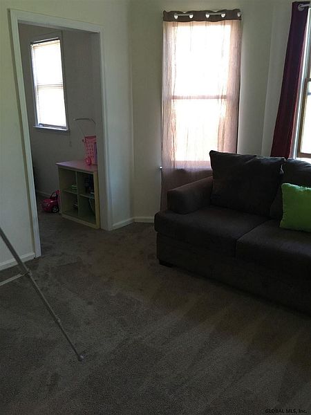 4th image of 409-411 MUMFORD Street