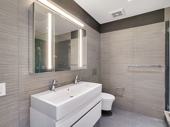 4th image of 1104 Lexington Ave #4D