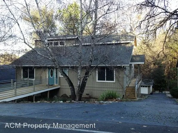 12919 Roadrunner Dr, Penn Valley, CA 95946