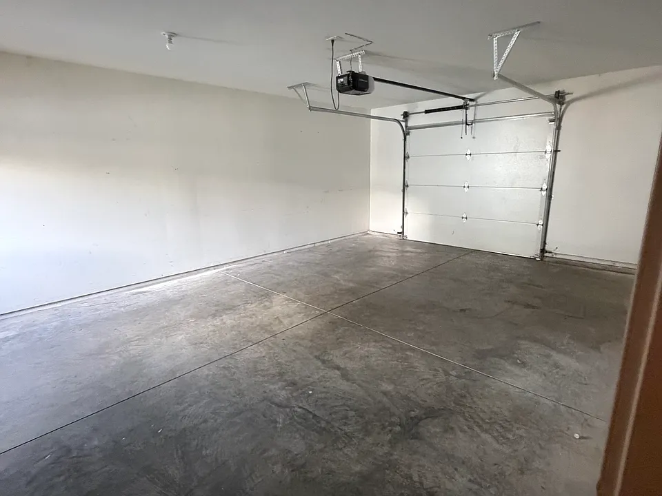 779 SW Hodia Loop